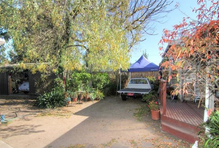 26 Charlton  Street, Mount Waverley