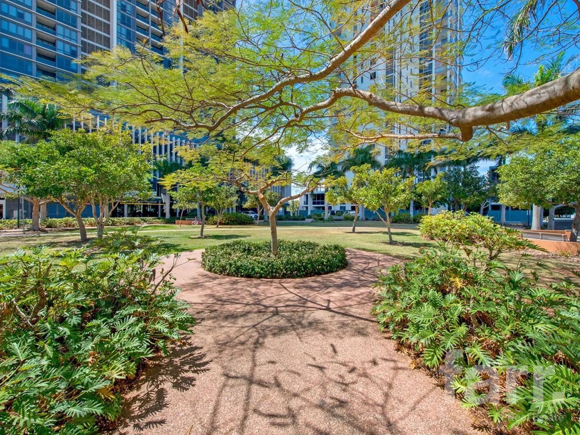 1101 / 4 Como Crescent, Southport