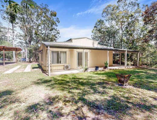 Enter Acreage Freedom with Exceptional Multi-Generational Versatility image 29
