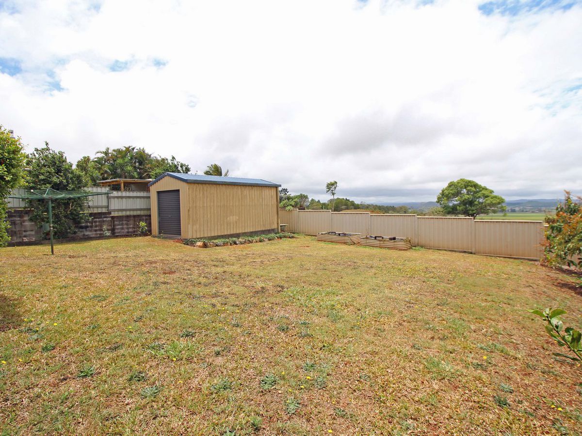 7 Jannina Drive, Atherton