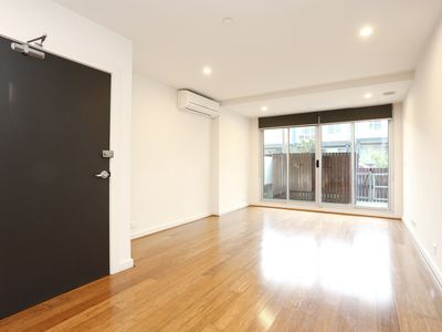 6 / 7 Warrs Avenue, Preston