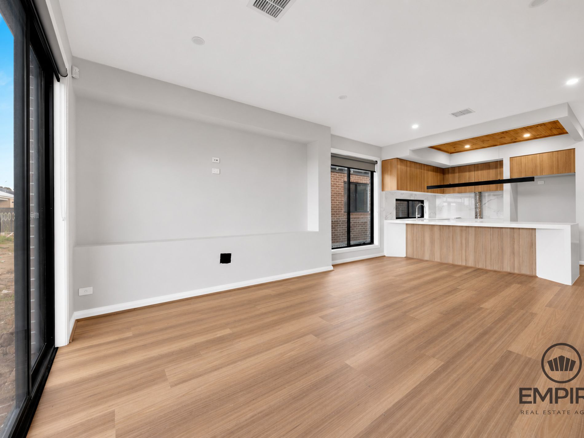 21 Skylark Avenue, Officer