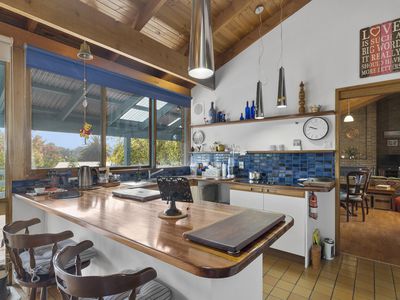 2 PELISSIER STREET, Yea