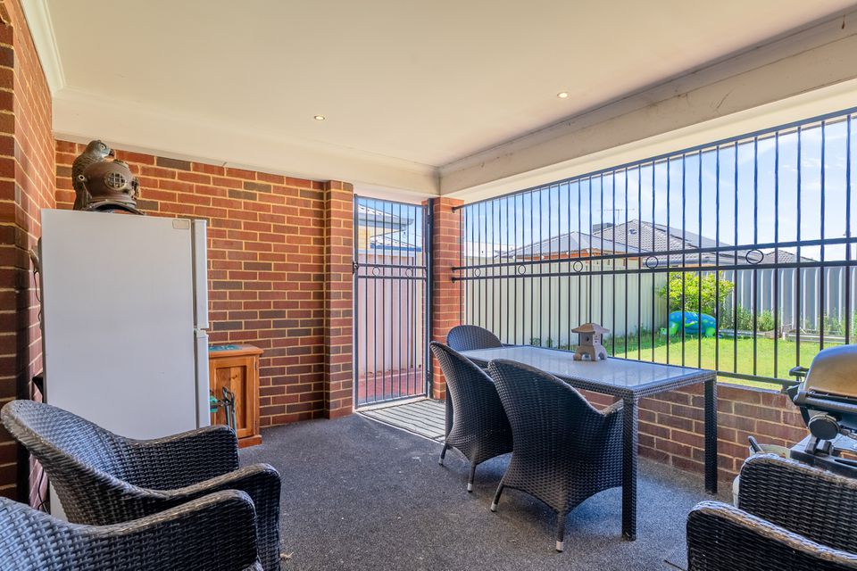 22 Rhapsody Close, Shoalwater