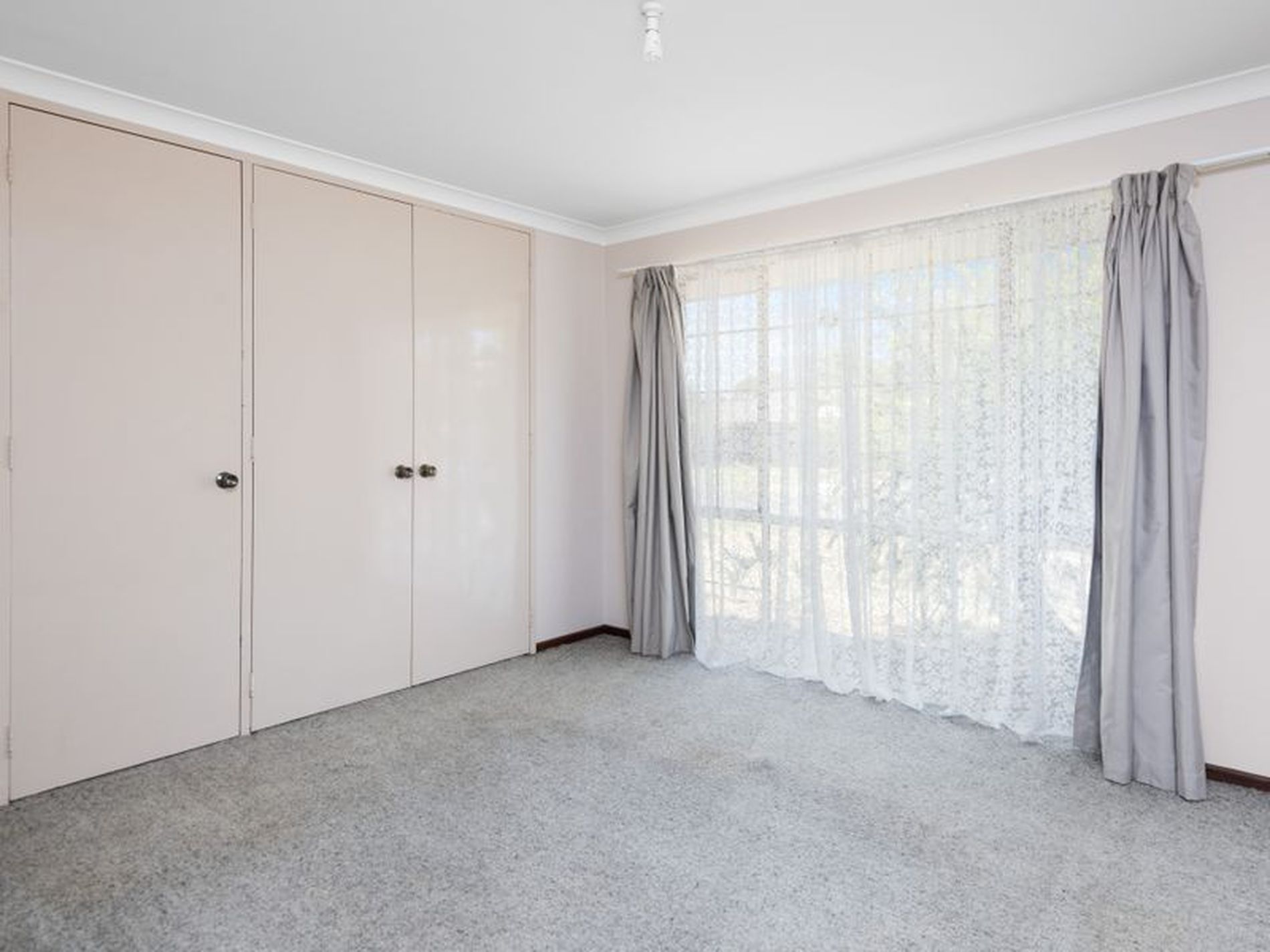 3 Compton Court, Hannans