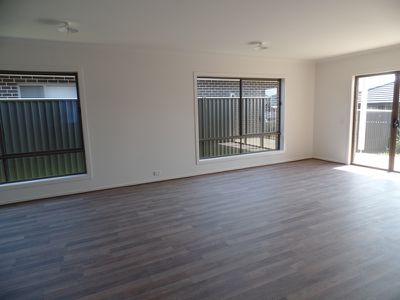 17 Penstock Parade, Leppington