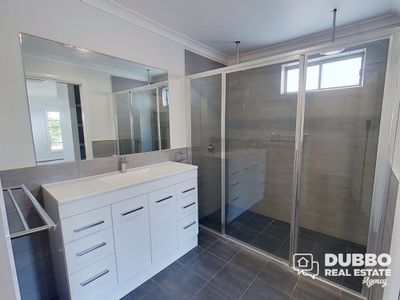 44 Holmwood Drive, Dubbo