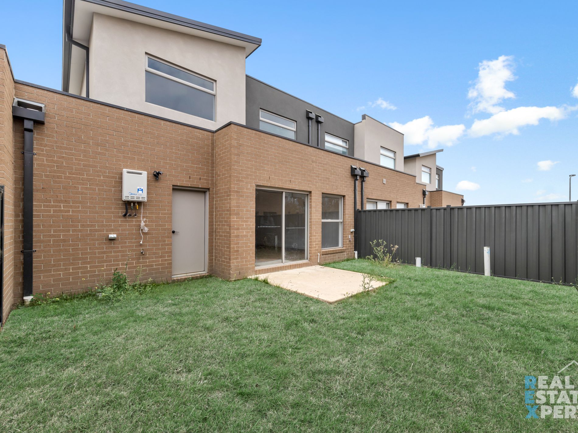 12 Tiger Way, Officer