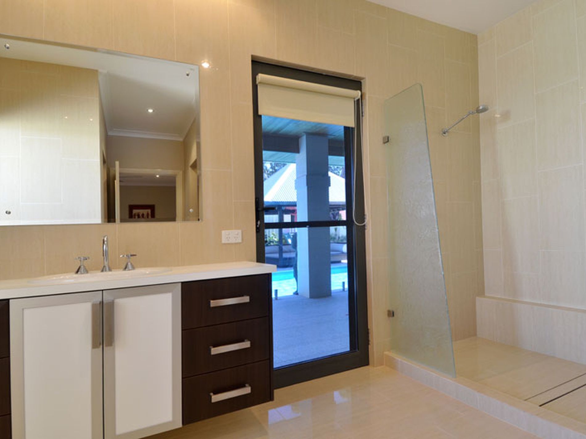 5 Buchanan Court, Somerville