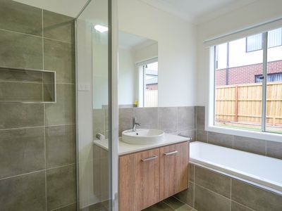 9 Warhawke Road, Aintree