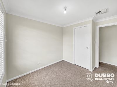 24 John Glen Place, Dubbo