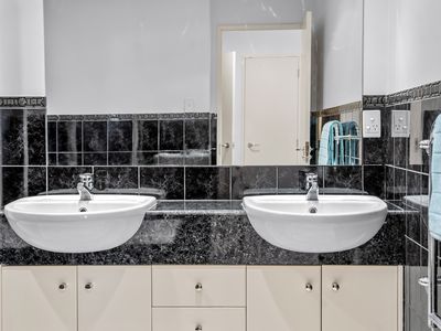 4E/175 Hurstmere Road, Takapuna