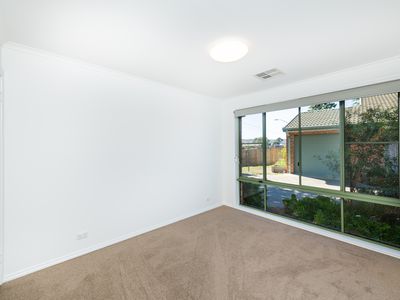 2 / 1 Blackall Avenue, Crestwood
