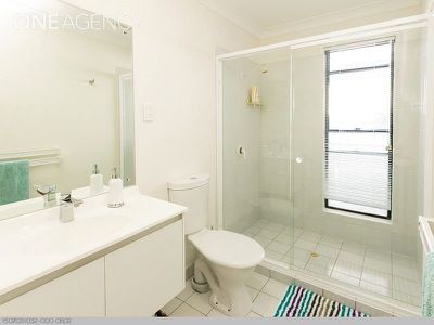 4 Chantilly St, Urangan