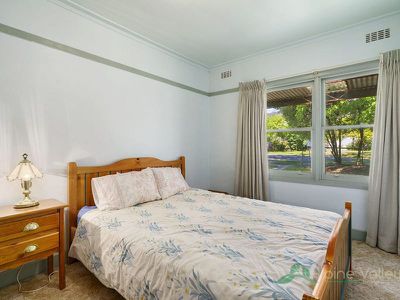 17 Simmonds Street, Mount Beauty