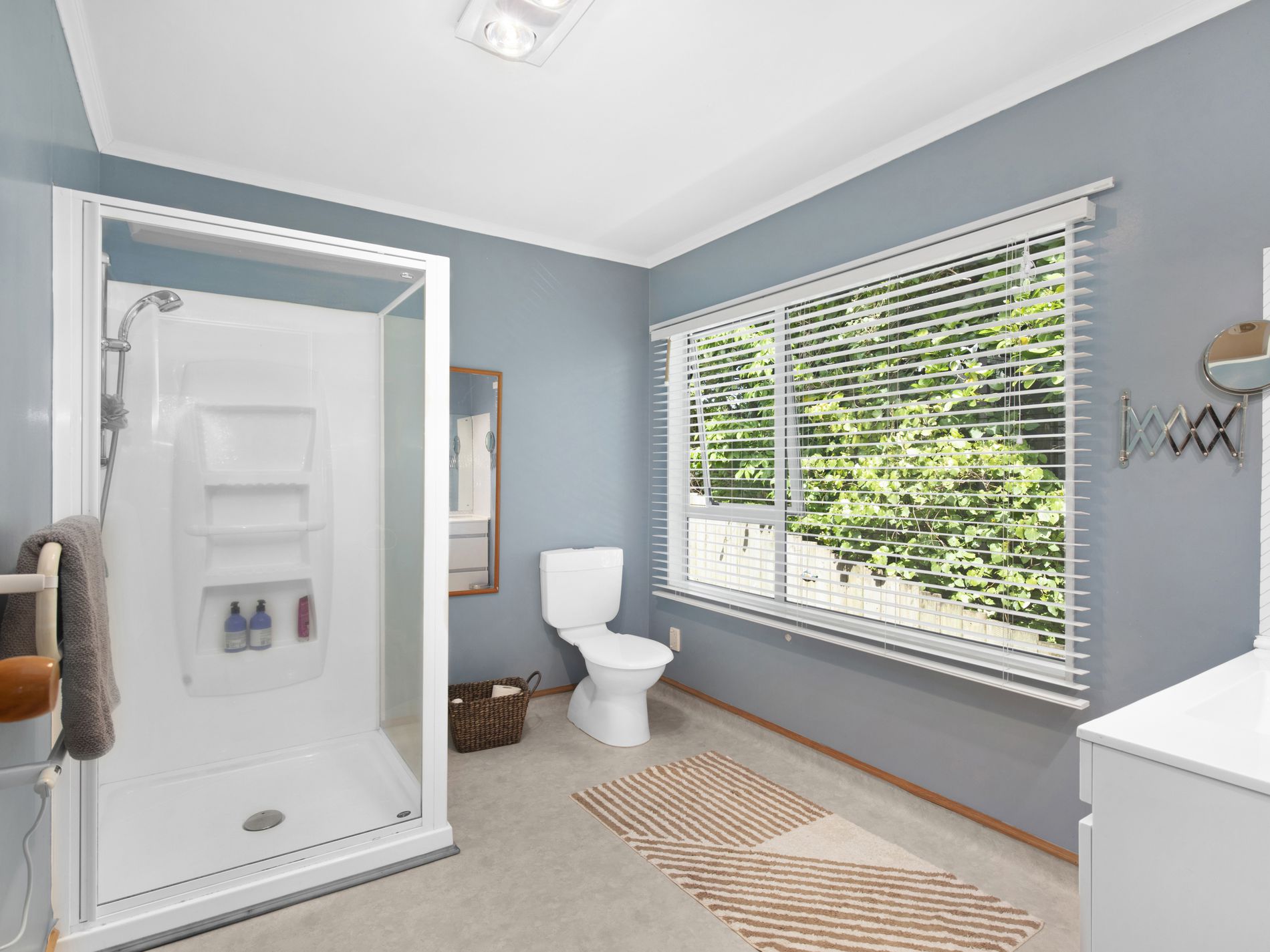 23 Renown Road, Raumati South