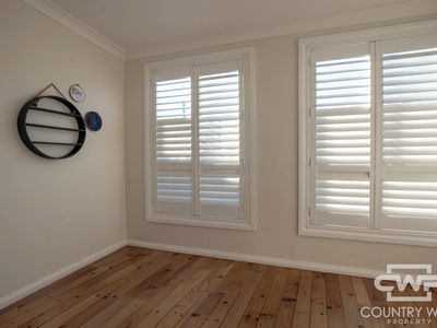 10 Tenterden Street, Guyra
