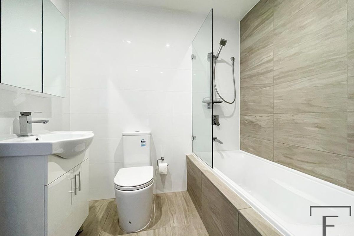 36 / 50 Loftus Crescent, Homebush