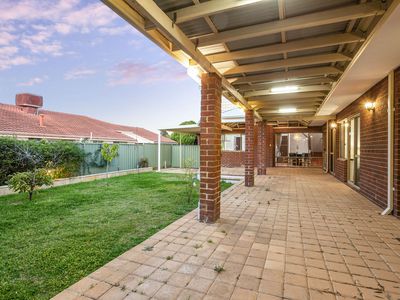 8 Heatherlea Parkway, Leeming