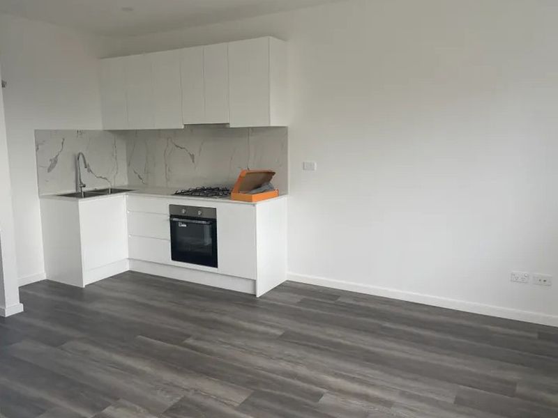 31a Parhelion St., Austral