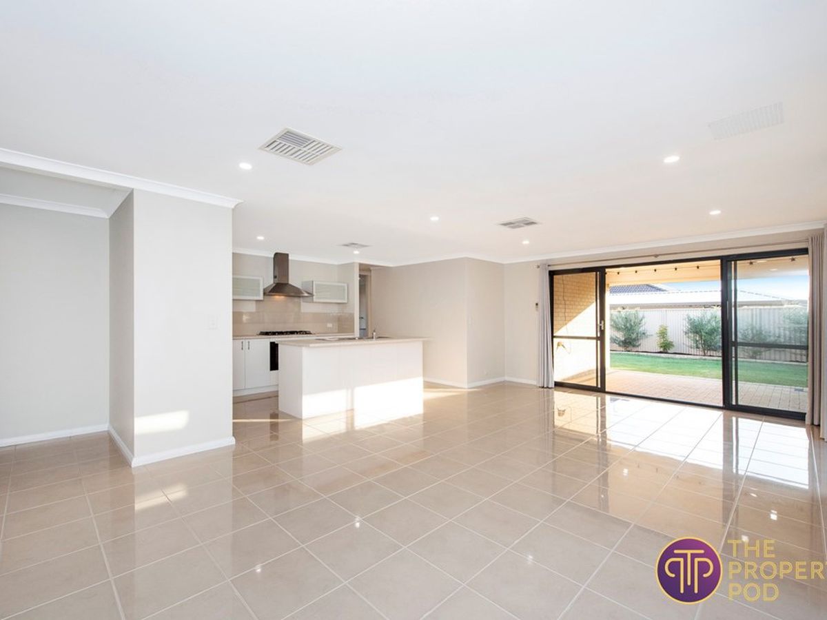 39 Sellafield Bend, Waikiki