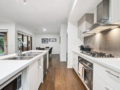 2 Halycon Bend, Beveridge