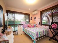 32 Mapleleaf Street, Eight Mile Plains
