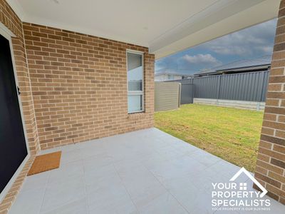 22 Dulcimere Street, Tahmoor