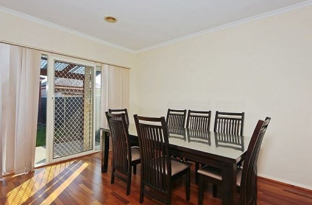 9 Meadowbank Lane, Craigieburn