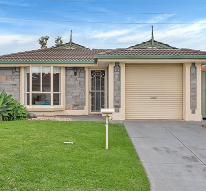 5 KNIGHTSBRIDGE COURT, Hillbank