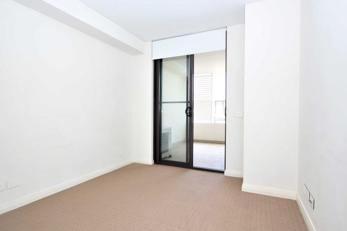 604 / 25 Hill Road, Wentworth Point
