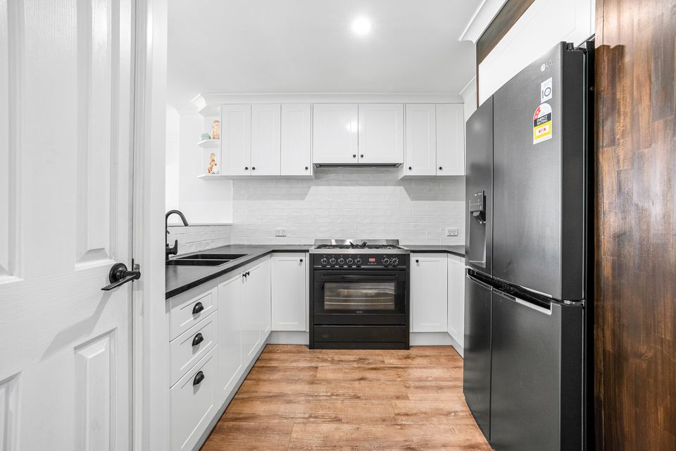24 MANLY CRESCENT, Warnbro