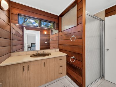 6 Peridot Street, Bayview Heights