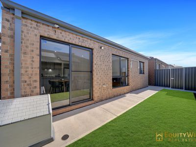 19 Moombil road, Truganina