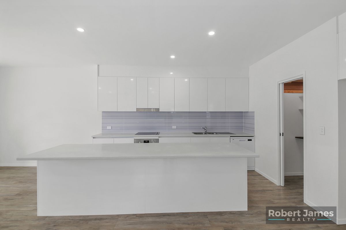 2 / 8 Doonella Street, Tewantin