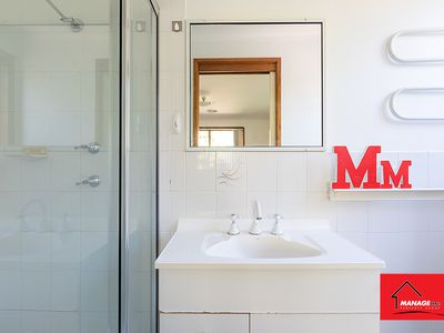 9 Macnamara Place, Chisholm