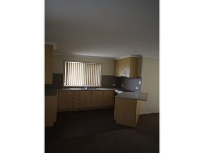 2 / 4 Austin Stret, Wynyard