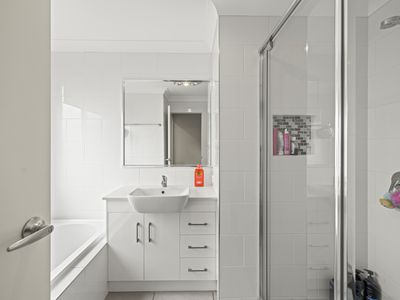Unit 1 / 12 Kershaw Close, Cranley