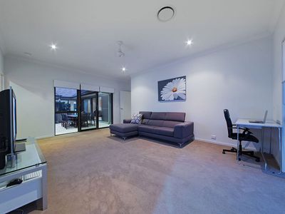8 Torrens Crescent, Wakerley