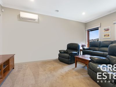 23 Nagle Crescent, Cranbourne West