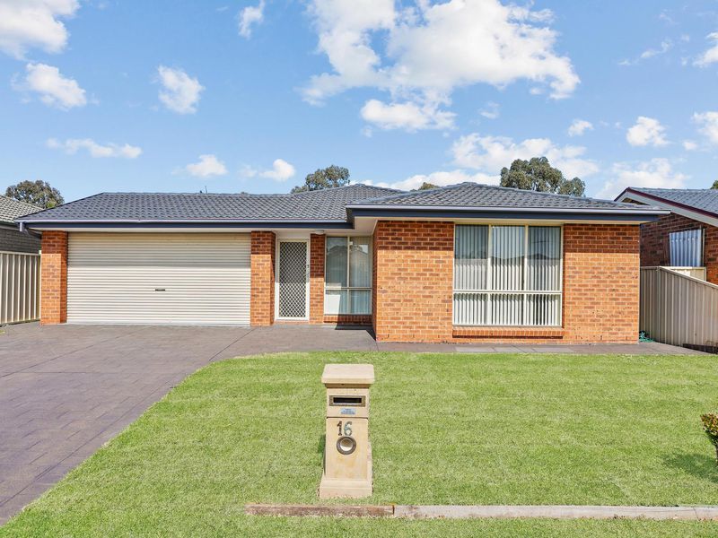 16 Coonabarabran Crescent, Hoxton Park