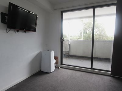 105 / 484 Elgar Road, Box Hill