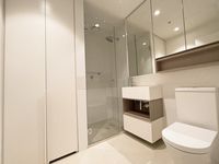 unit 302 / 150 Dudley Street, West Melbourne