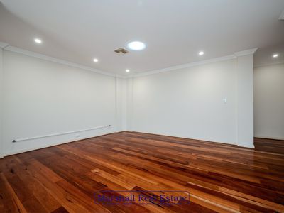 8 Newgain Cres, Carramar