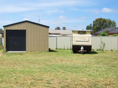 8 Ombana Court, Ascot