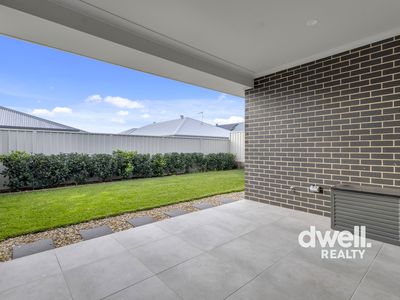 8 ASPROMONTE DRIVE, South Nowra