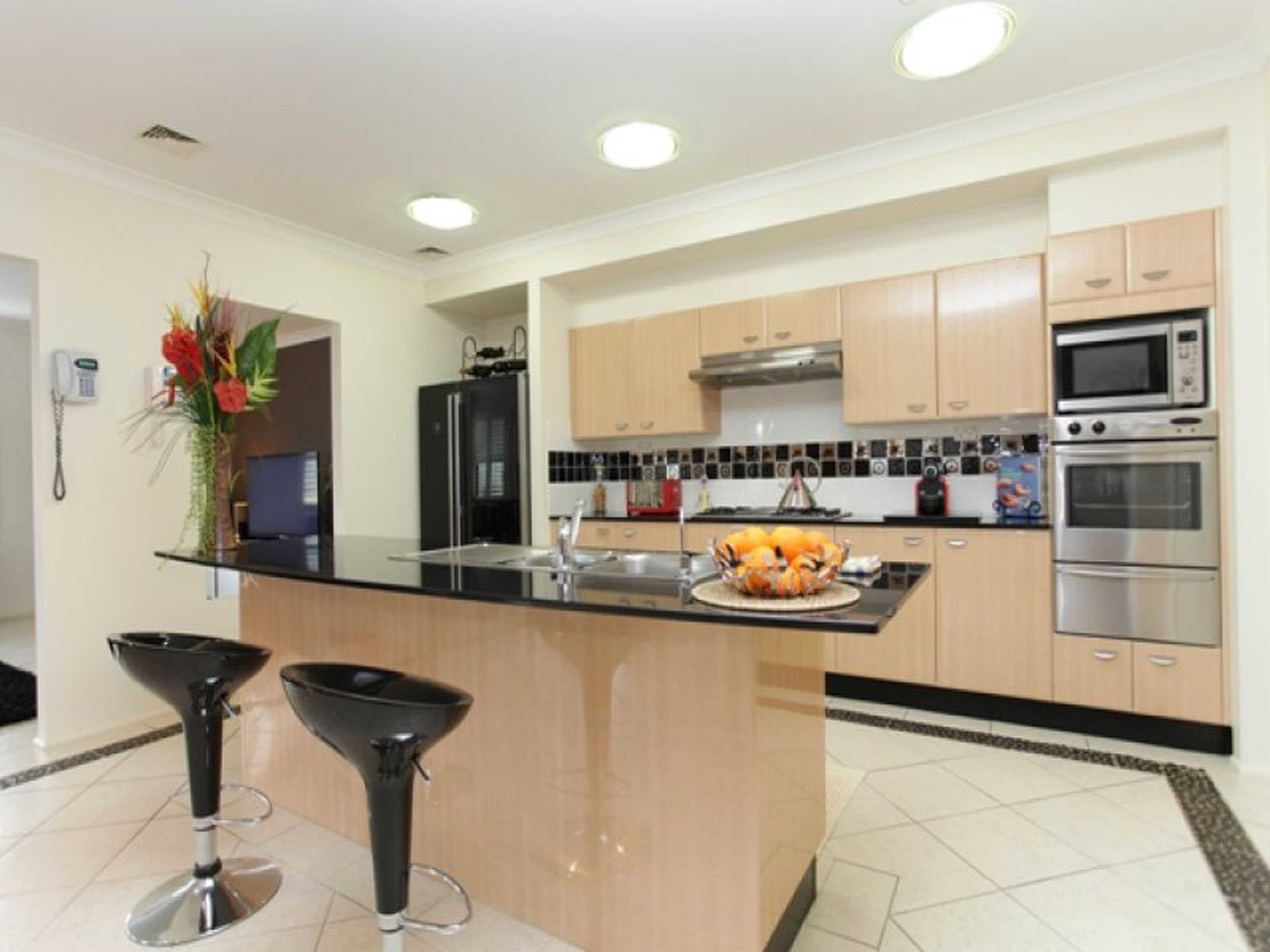 74 Glengarry Drive, GLENMORE PARK