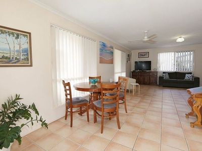 27 Coral Sea Dr, Woodgate
