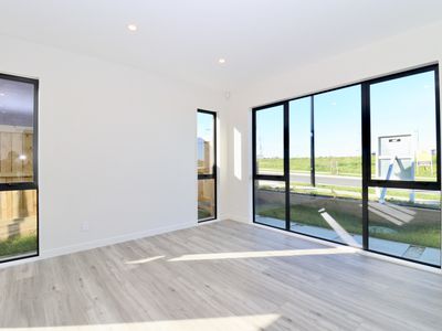 8 Kobe Street, Karaka