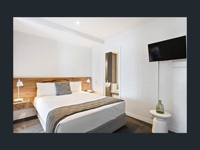 1904 / 7 Yarra Street, South Yarra